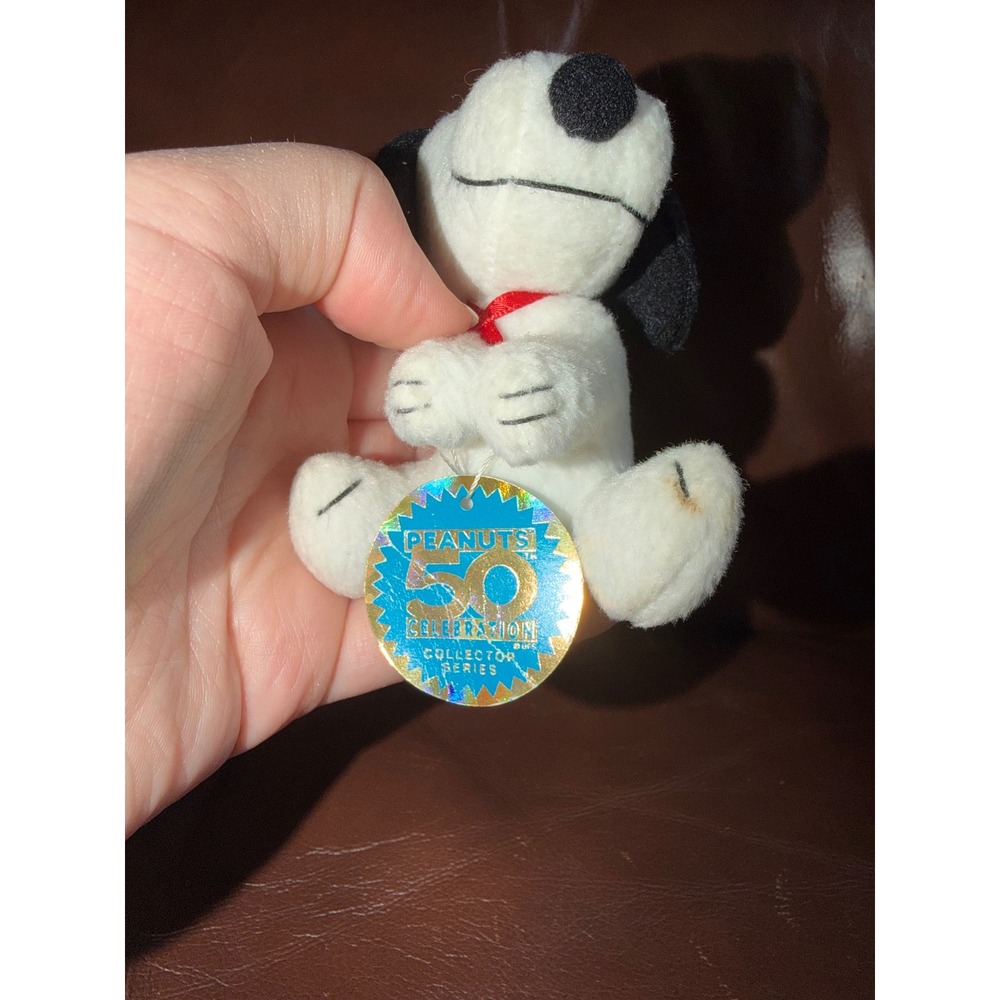 Peanuts 50th Anniversary Snoopy Plush Wendys 2000 Collector Series Toy - Picture 3 of 5